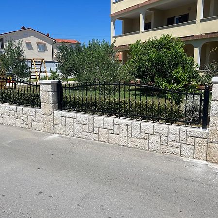 Apartments Piculjan Lopar Εξωτερικό φωτογραφία